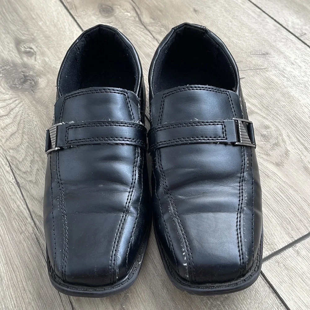 Smart Fit Boys Black Dress Shoes Size 2.5